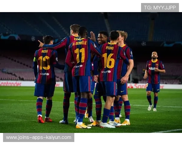 巴塞罗那中场连动创造极大空档